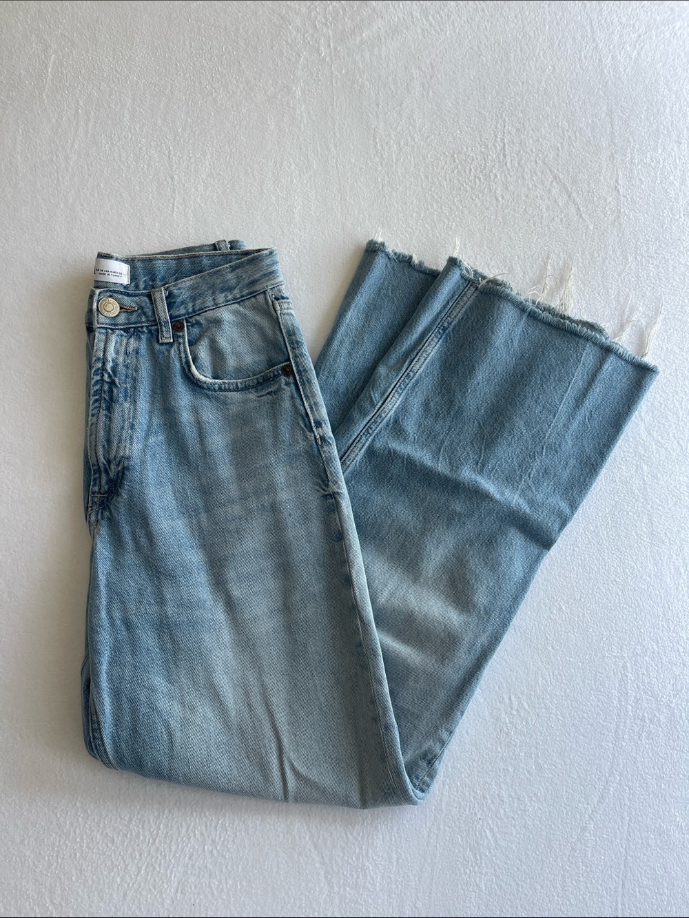 Zara Light Wash High Rise Straight Leg Raw Hem Jeans Size 4